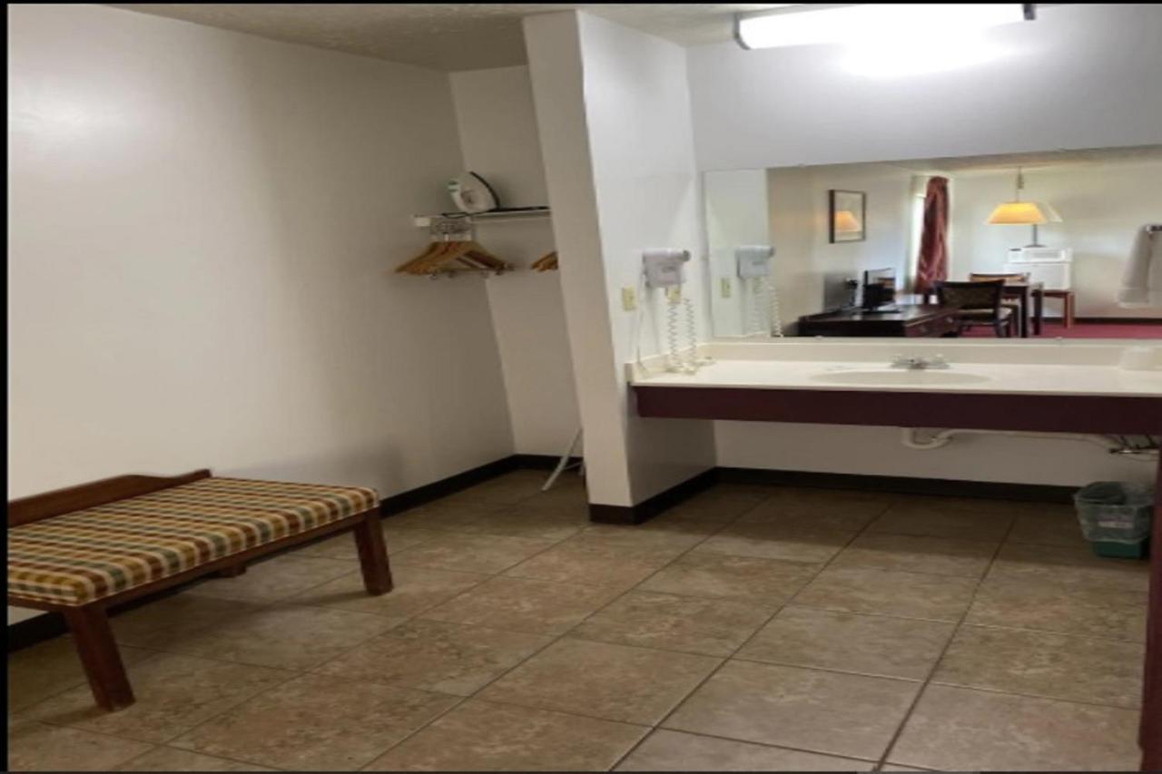 Royal Inn Albany Екстериор снимка