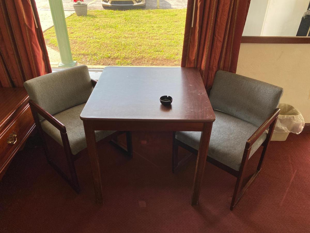 Royal Inn Albany Екстериор снимка