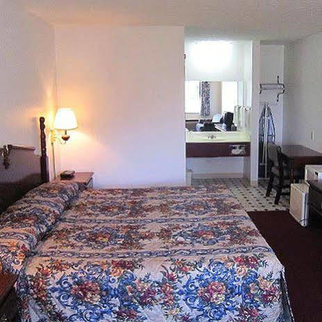 Royal Inn Albany Стая снимка
